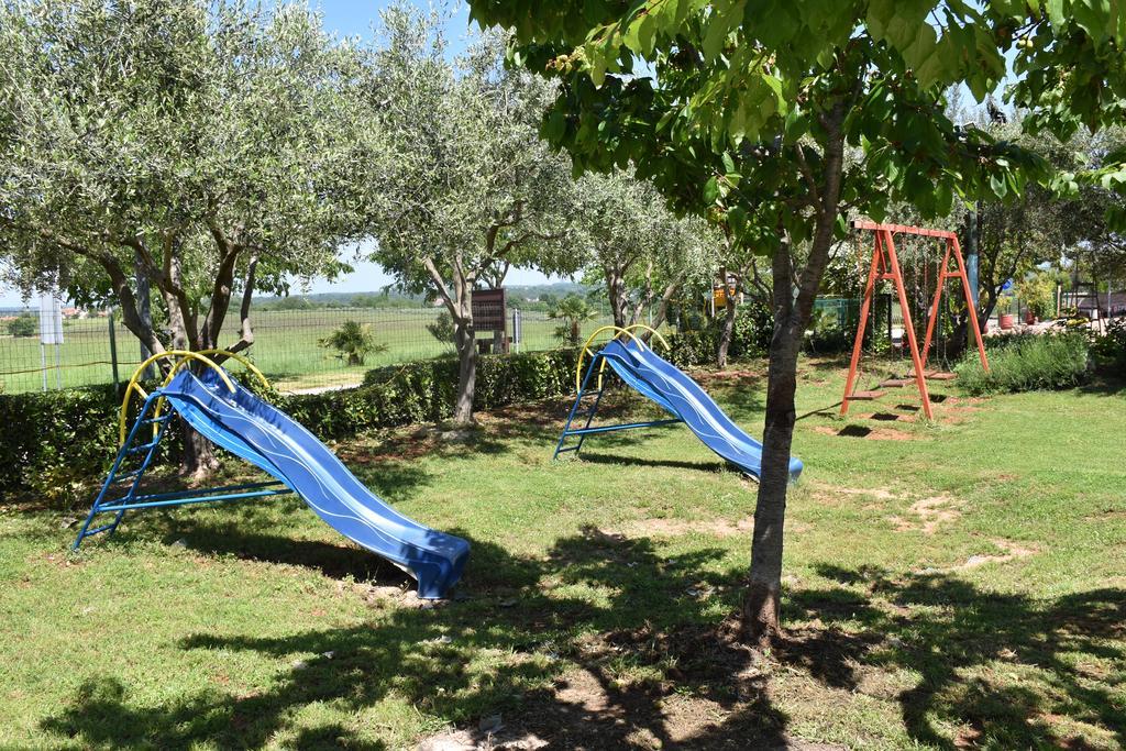 Guest House Fortuna Novigrad Istria Buitenkant foto